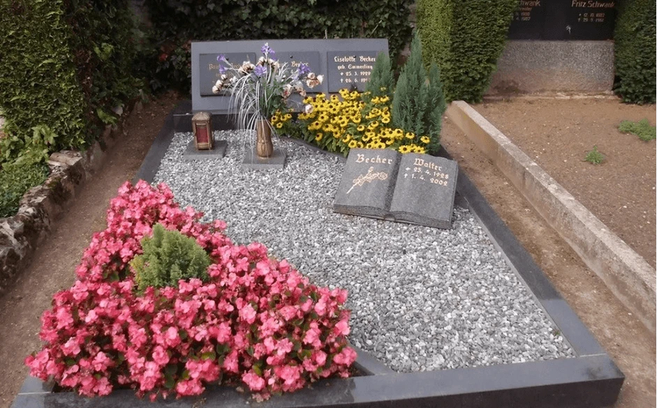Какие цветы нужны на кладбище